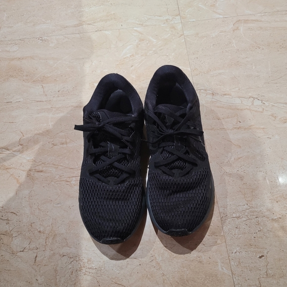 Nike running shoes - Picture 3 of 5